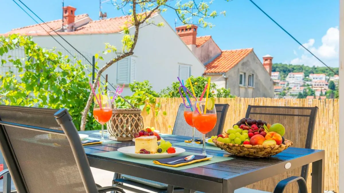 Image 3 of Petka Hill Apartments