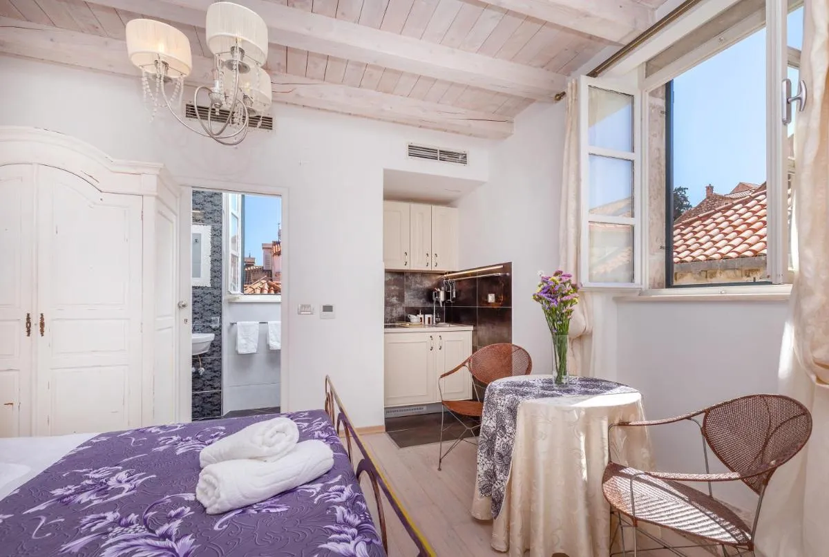 Image 3 of Roko House