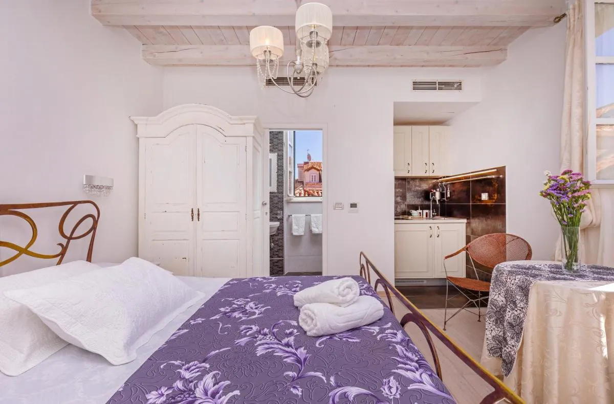 Image 6 of Roko House