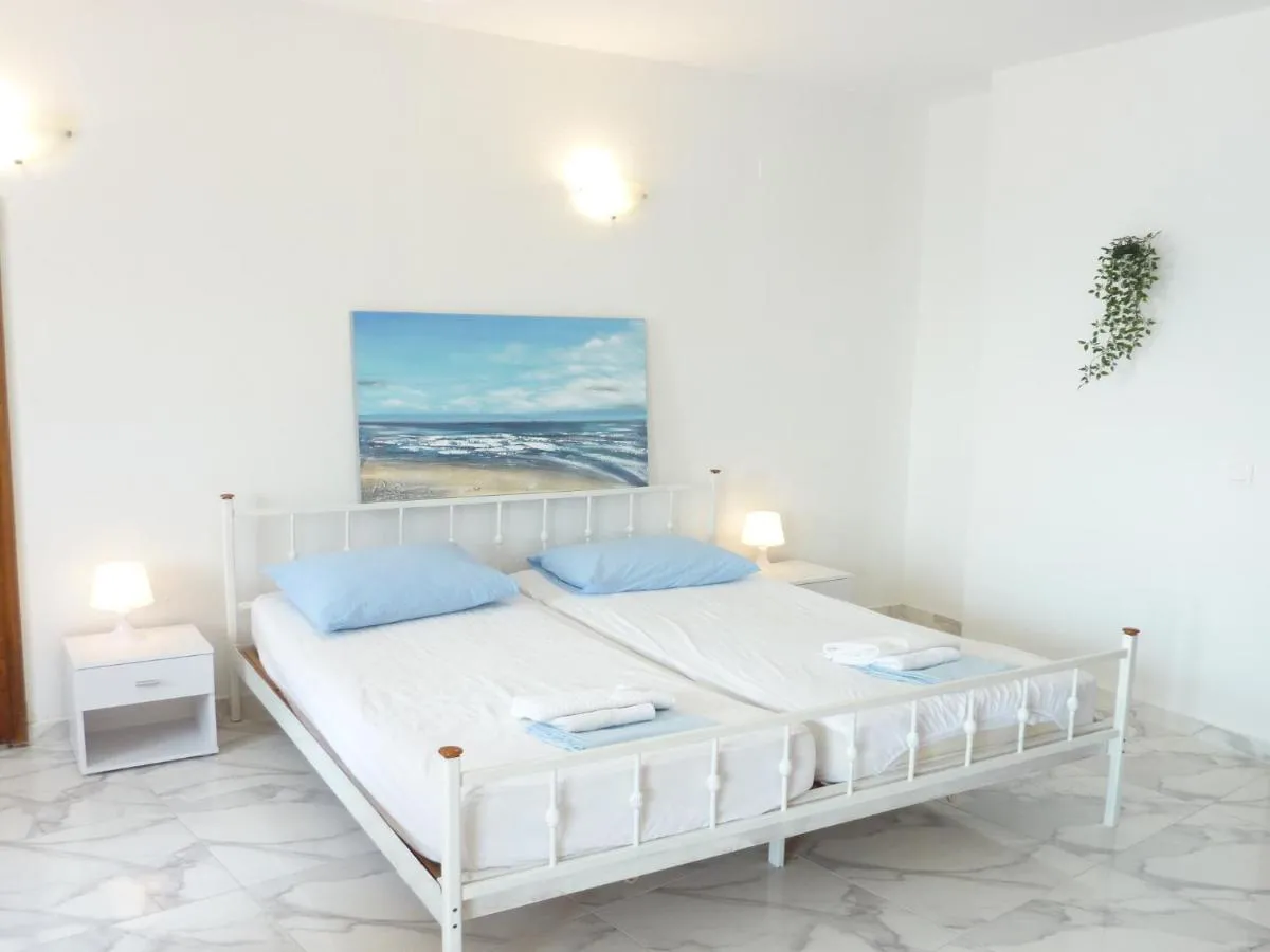 Image 1 of Sea apartments