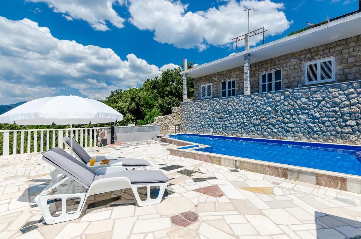 Image 2 of Sea apartments