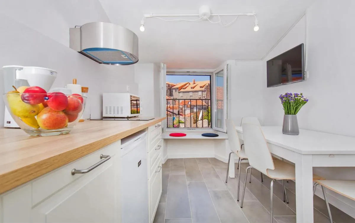 Image 3 of Seagull Apartment