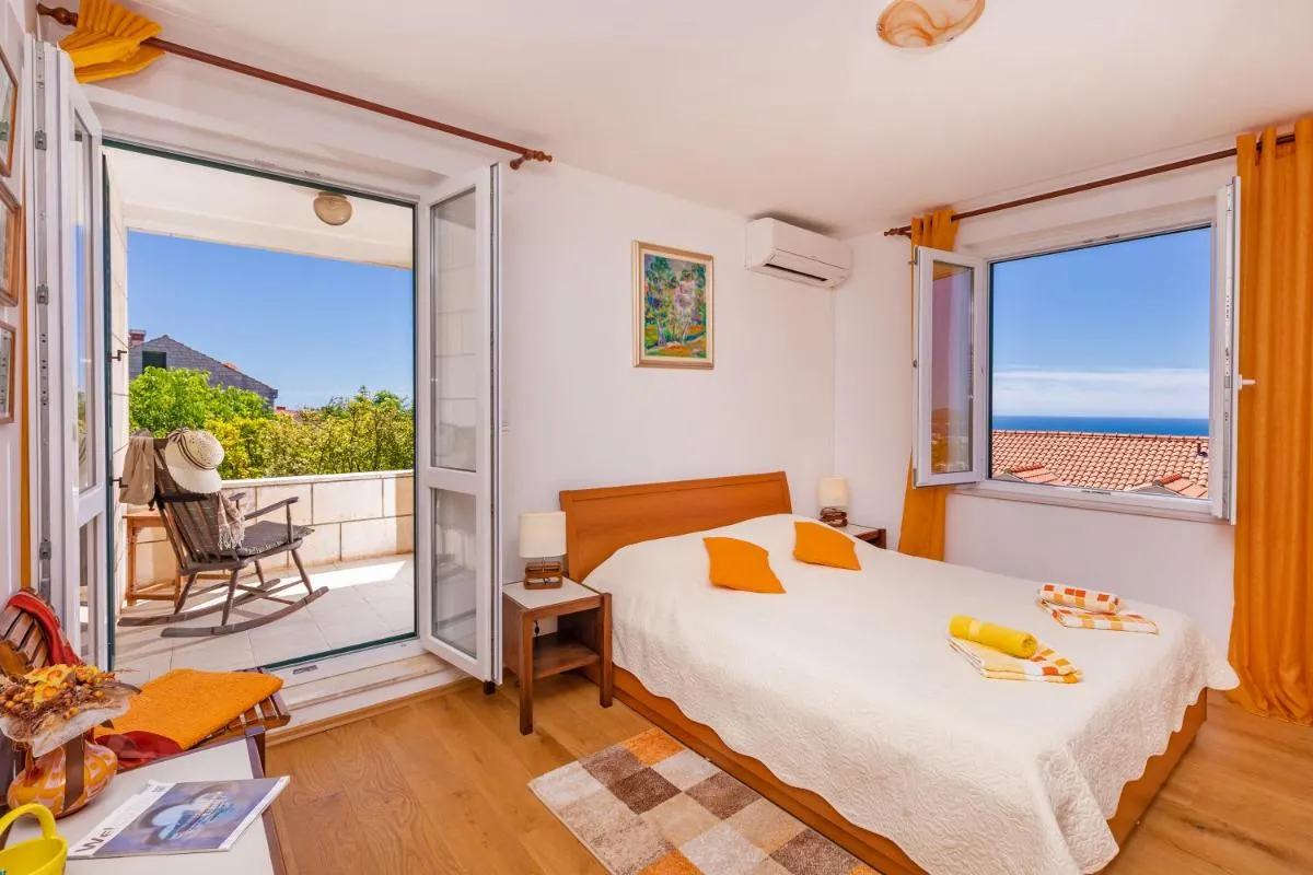 Image 4 of Sobe na Konalu