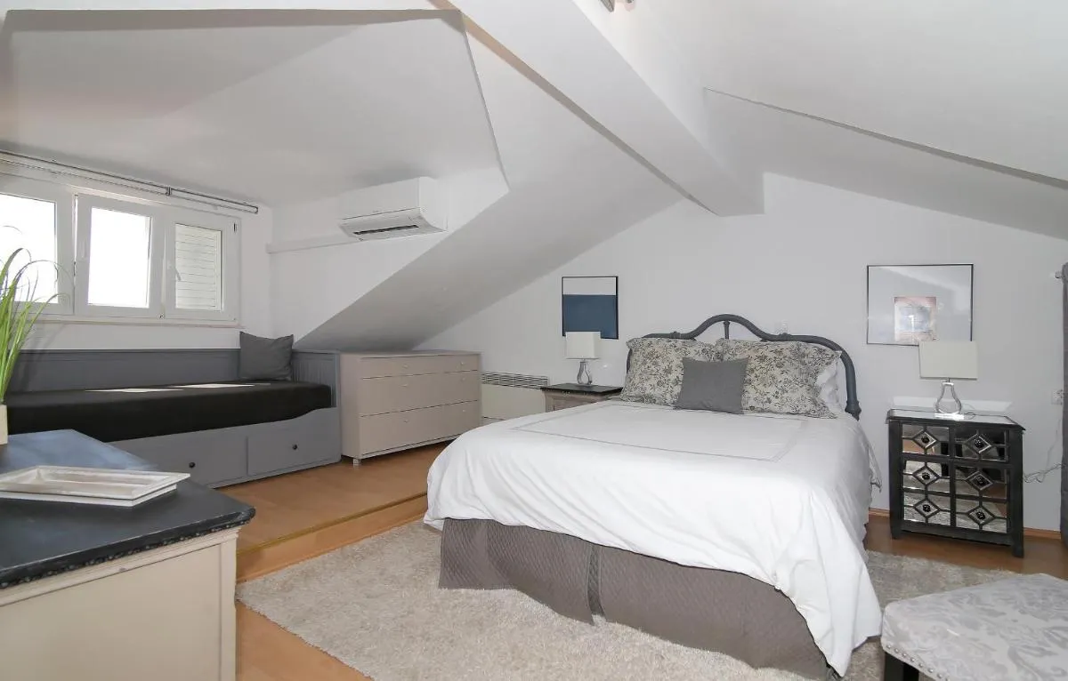 Image 5 of Spacious 2 BR Apt LuxeView- OldTownView, 10min to town