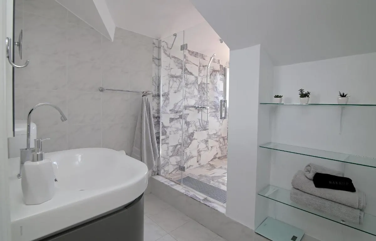 Image 6 of Spacious 2 BR Apt LuxeView- OldTownView, 10min to town