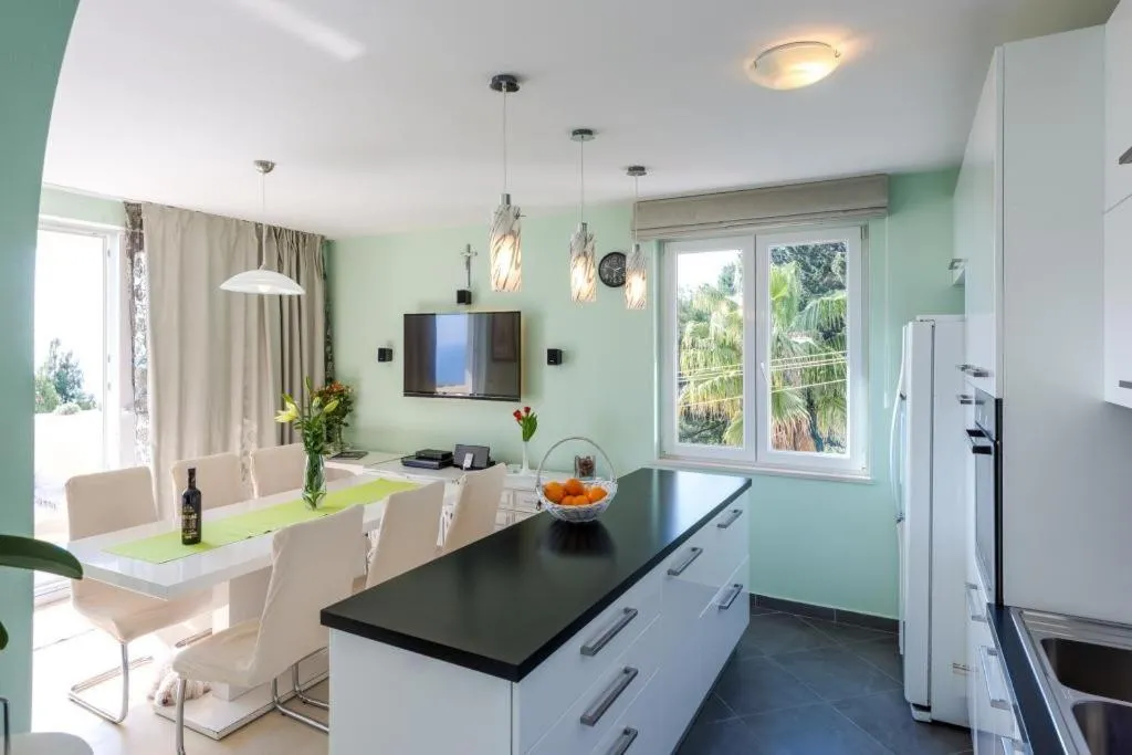 Image 5 of Stella Maris