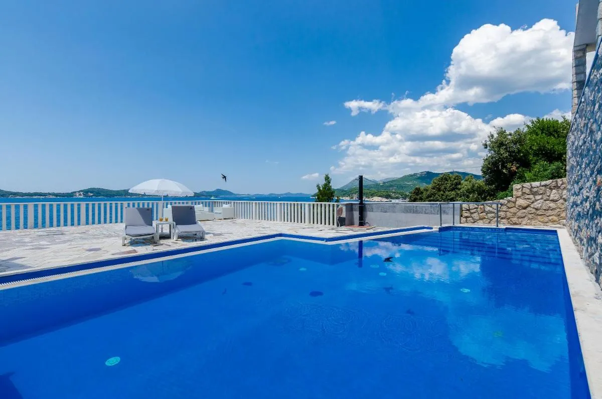 Image 1 of Stone Apartments