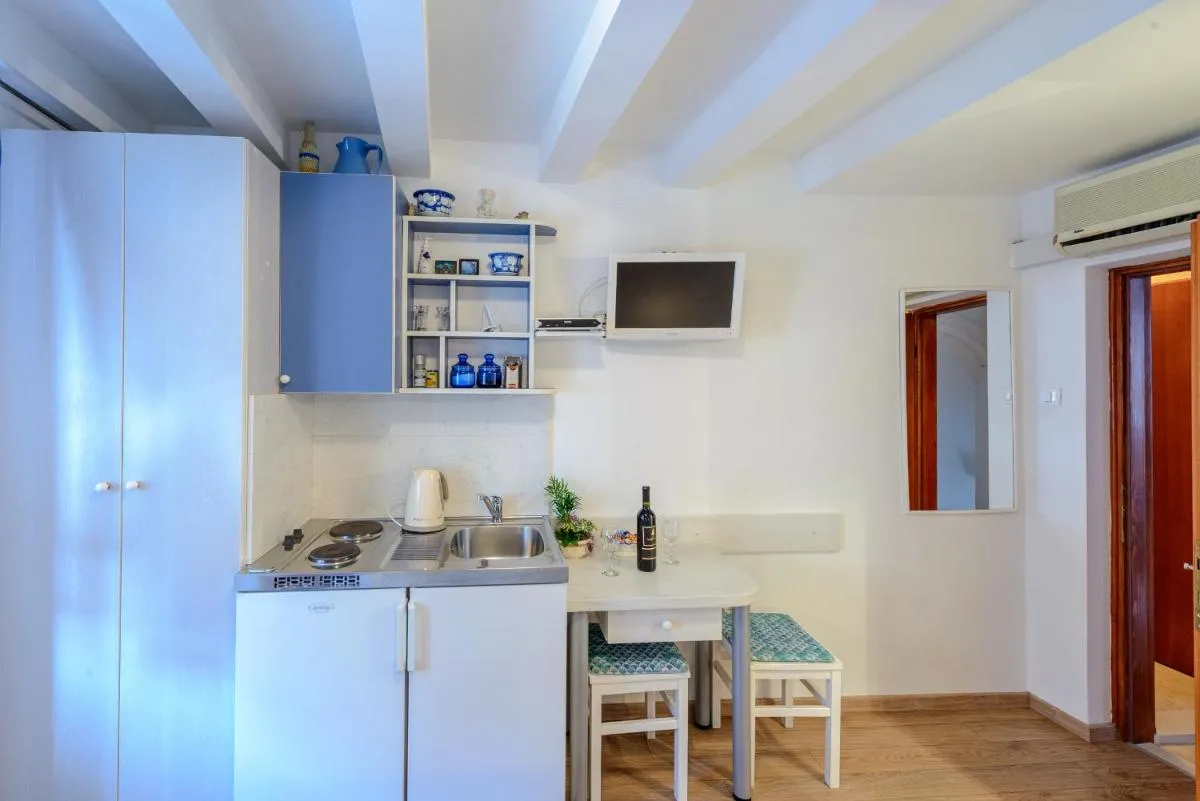 Image 3 of Studio Stradun