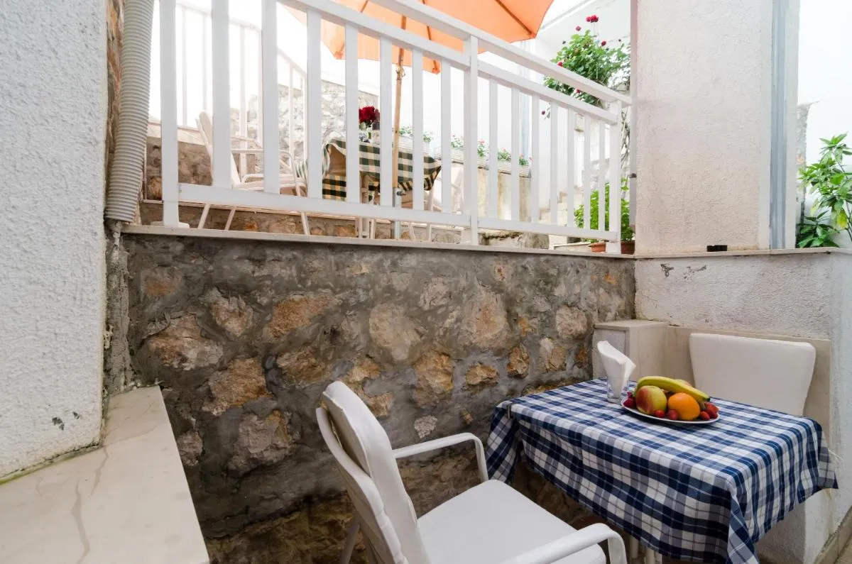 Image 3 of Studios Maslac