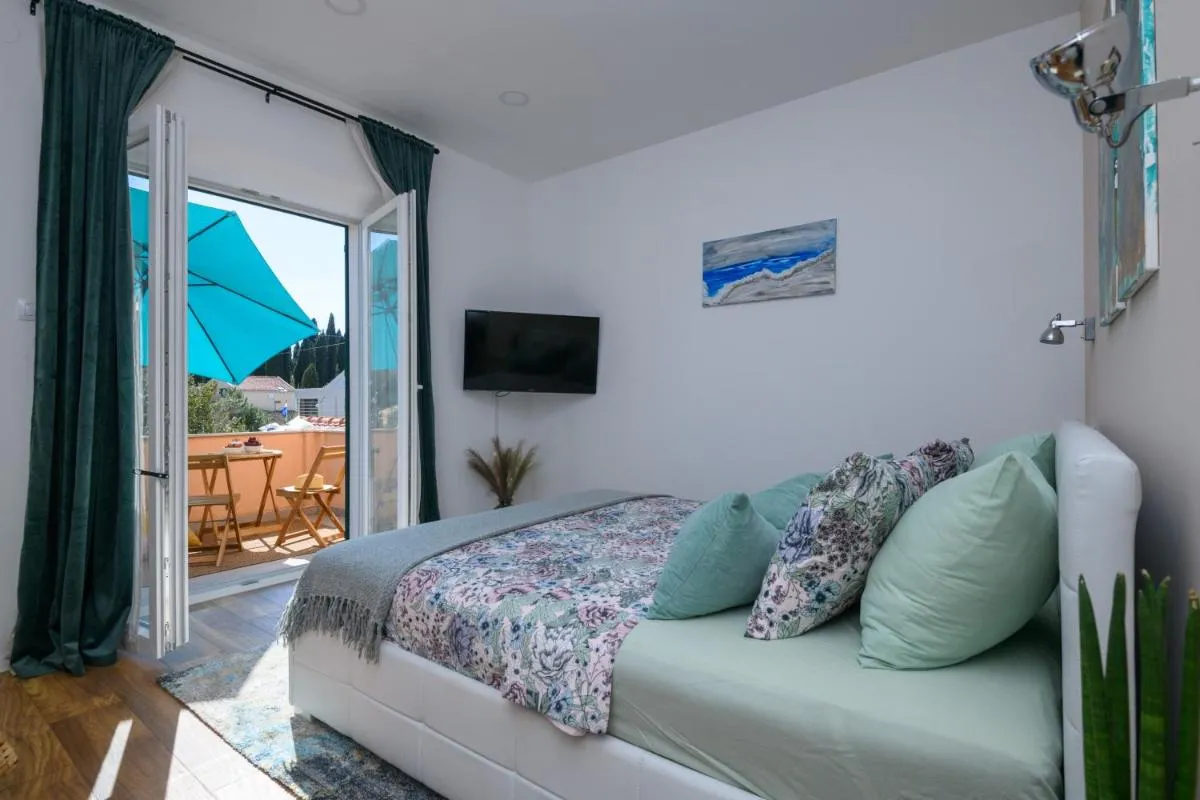 Image 1 of Sunny Getaway Apartments