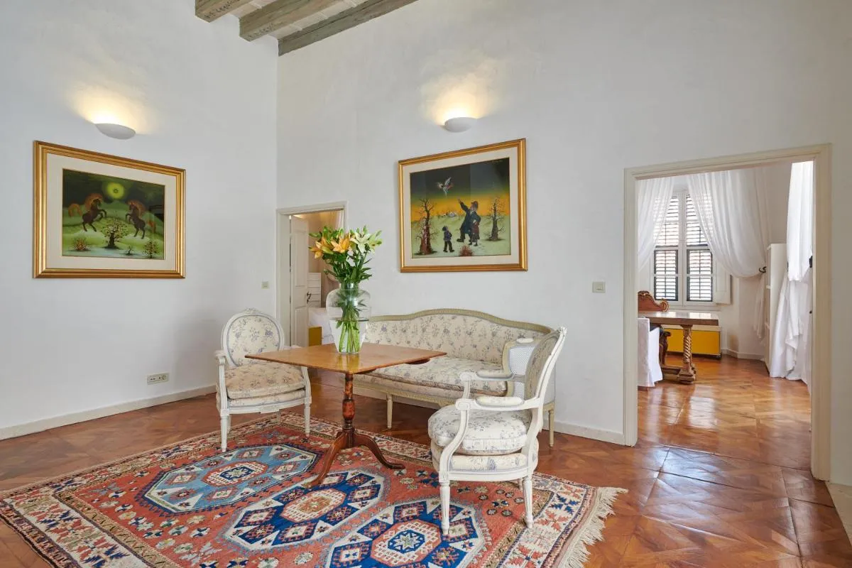 Image 3 of The Palace 44