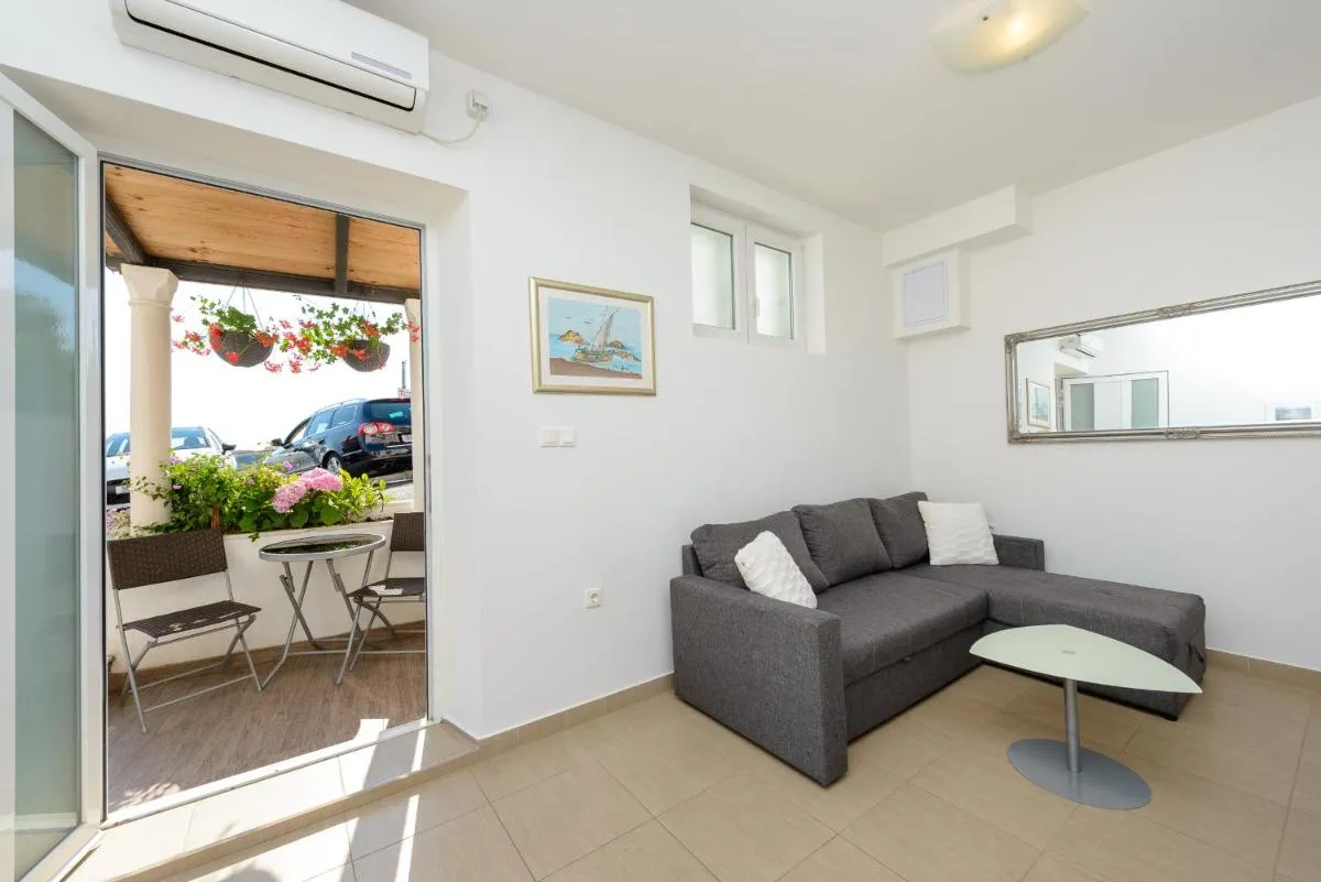 Image 3 of Tinker Bell Apartment