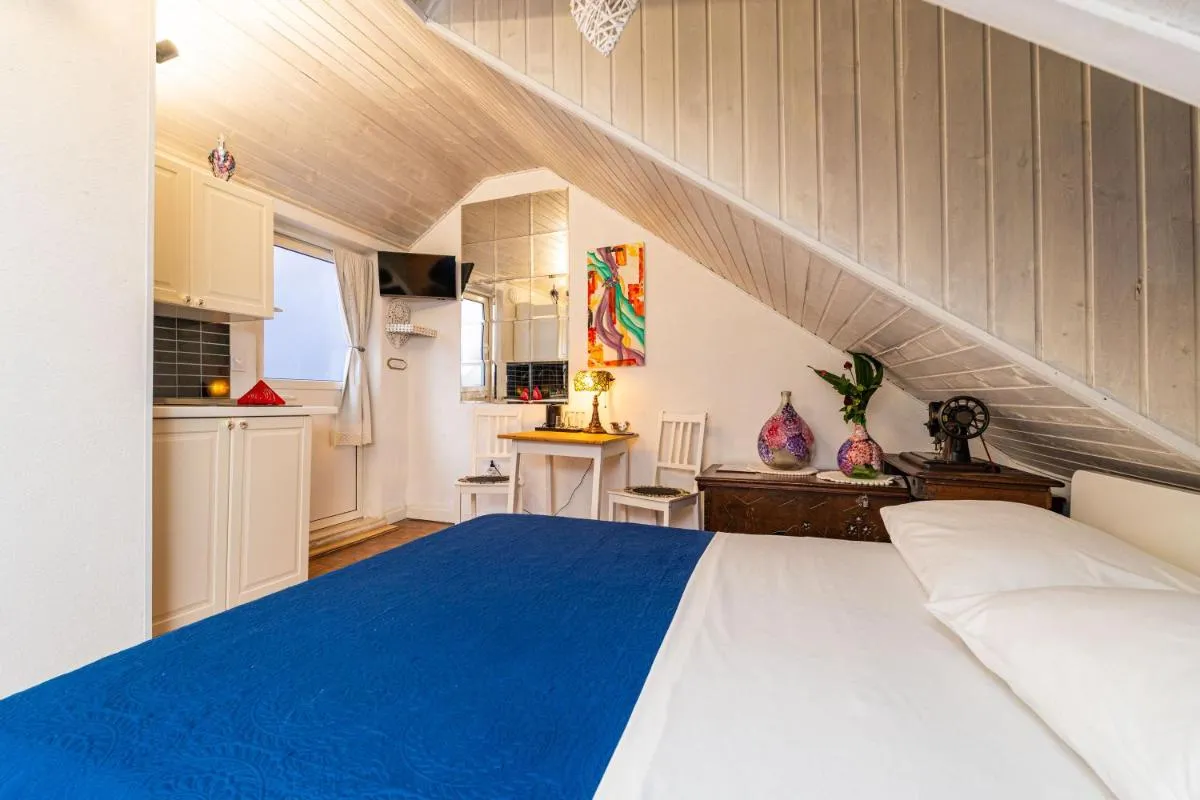 Image 1 of Tulip Old Town