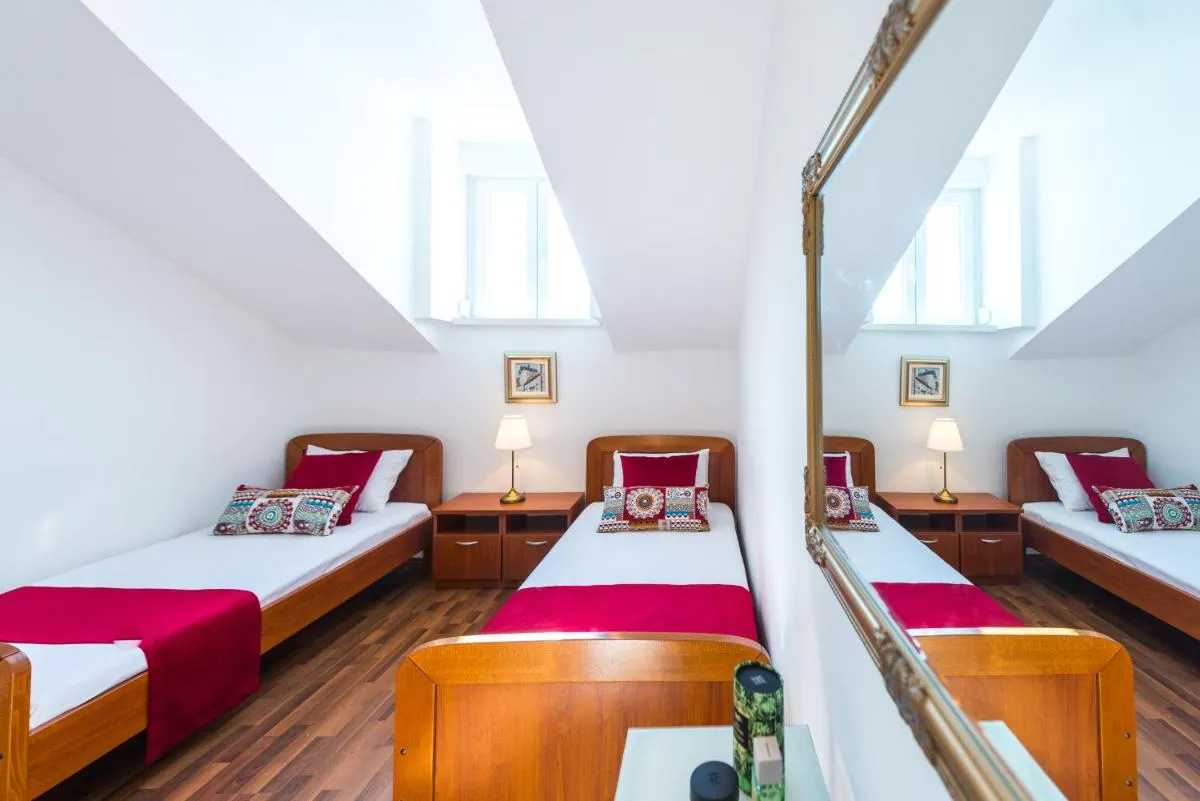 Image 1 of Two Palm Trees Apartment