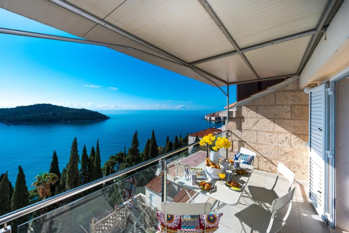 Image 5 of Two Palm Trees Apartment