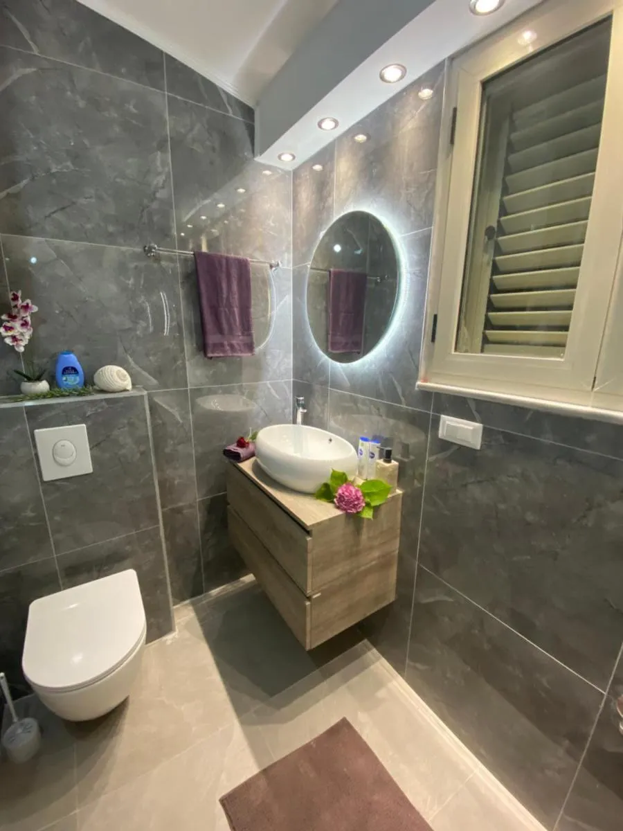 Image 2 of White Sapphire Apartment