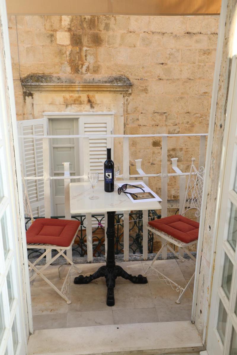 Image 3 of Antunini Studio Apartment