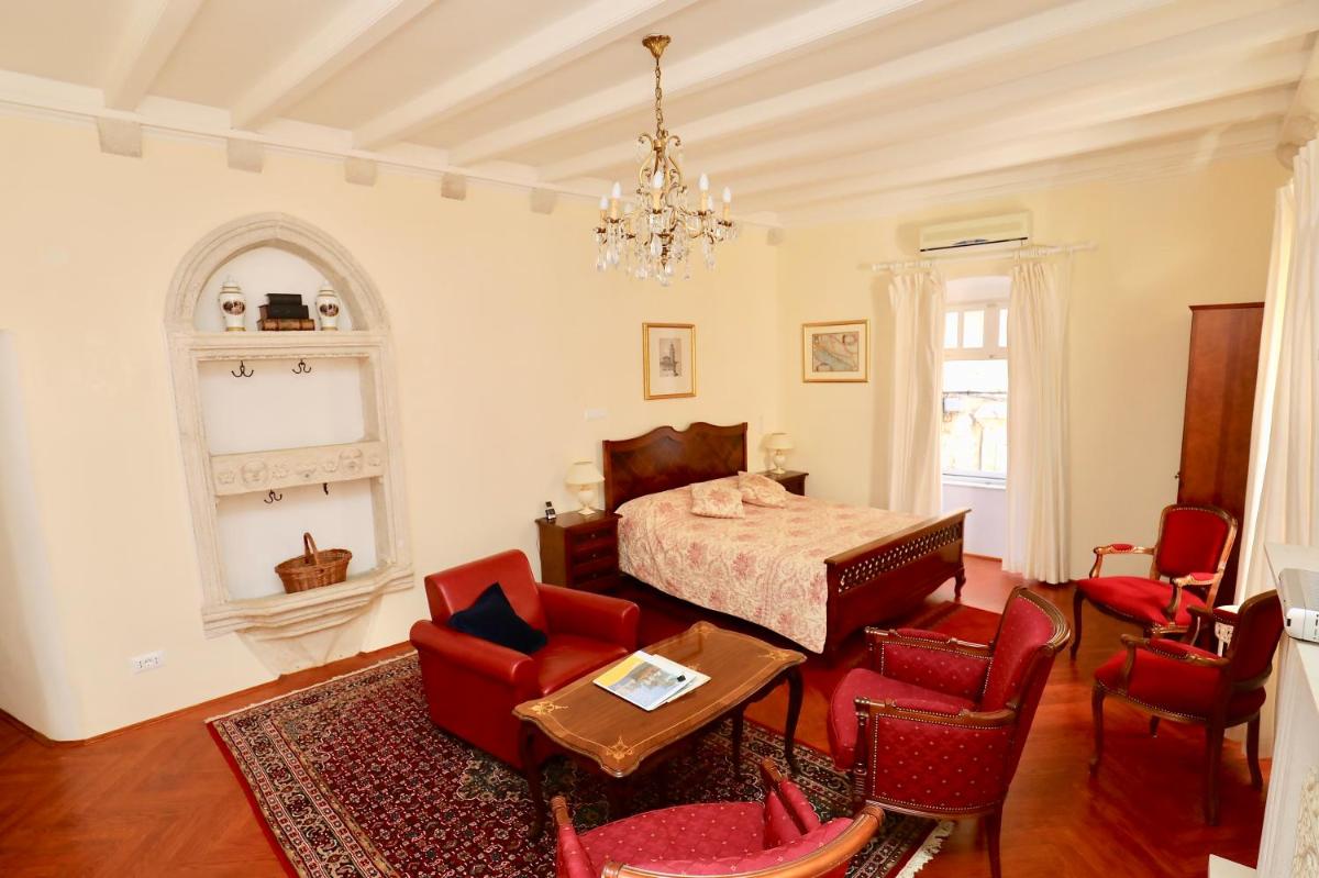 Image 1 of Antunini Studio Apartment