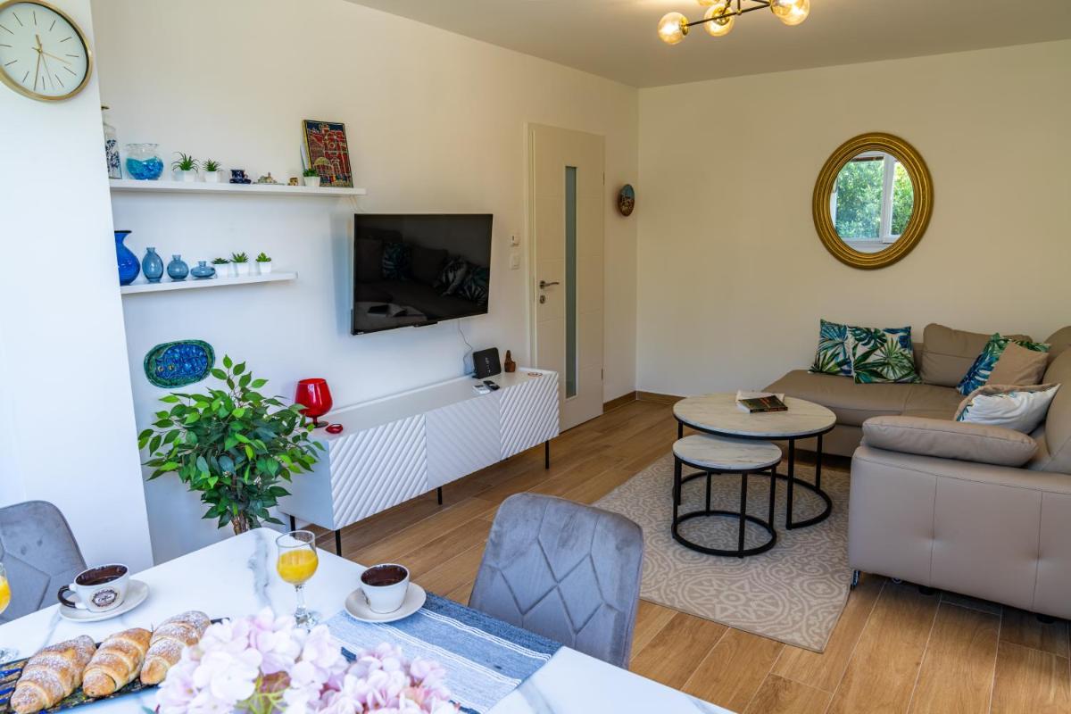 Image 2 of Apartman Dado with cover parking on ideal location