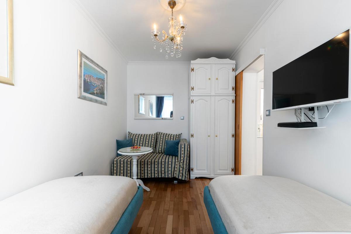 Image 4 of Apartment Blue one