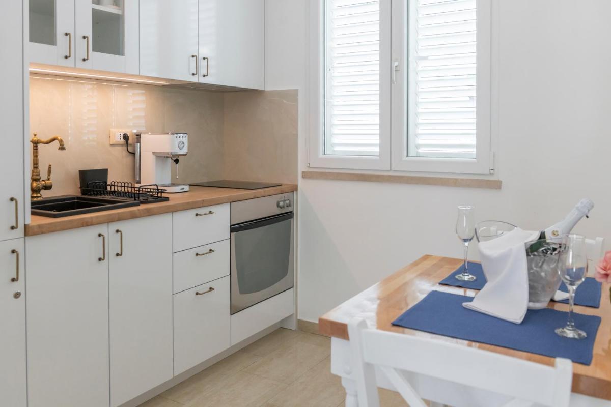 Image 3 of Apartment Blue one