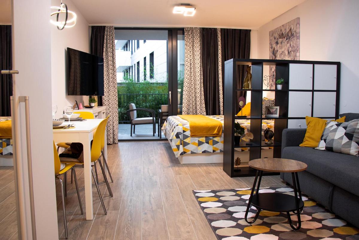 Image 1 of Apartment Figurin