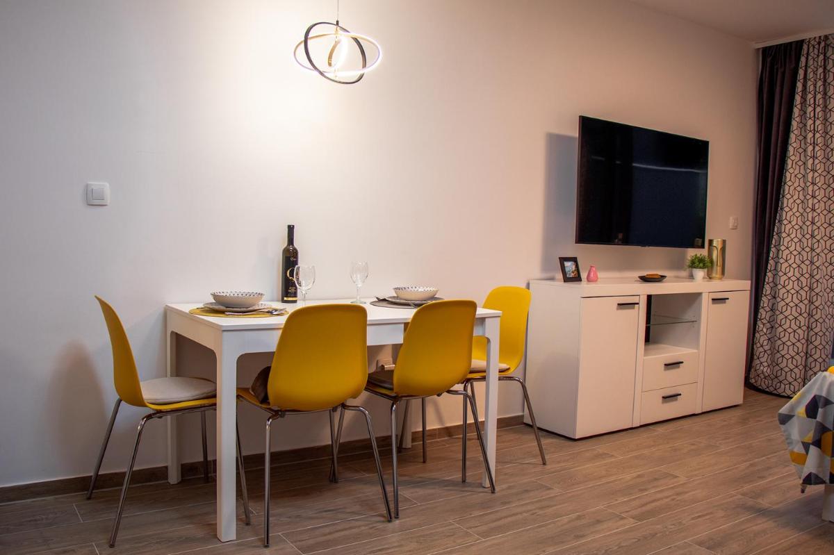 Image 4 of Apartment Figurin