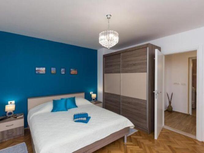 Image 6 of Apartment Hitri – One Bedroom Apartment with Terrace and Garden View