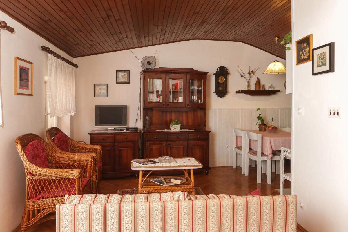 Image 2 of Apartment Ikana