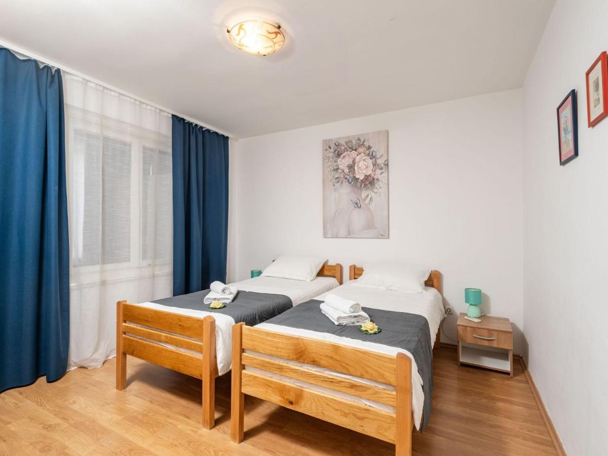 Image 1 of Apartment Lolo – Two Bedroom Apartment with Loggia and Street View