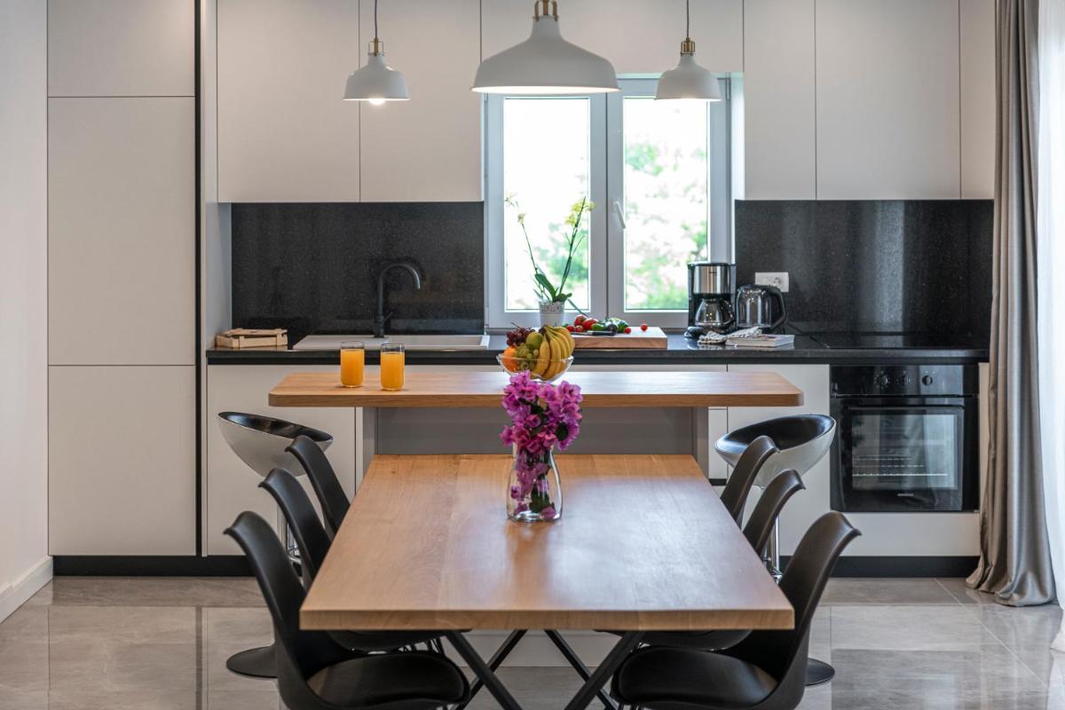 Image 3 of Apartment Nea