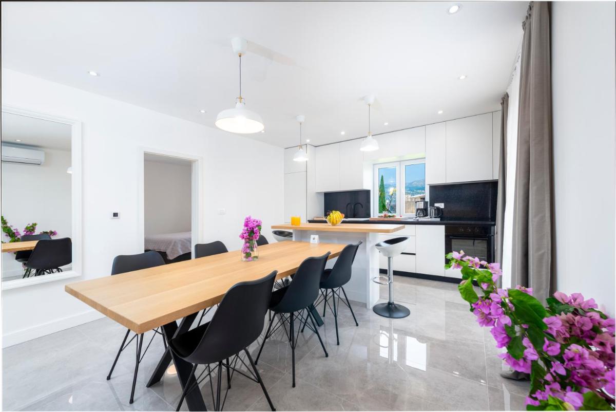 Image 2 of Apartment Nea