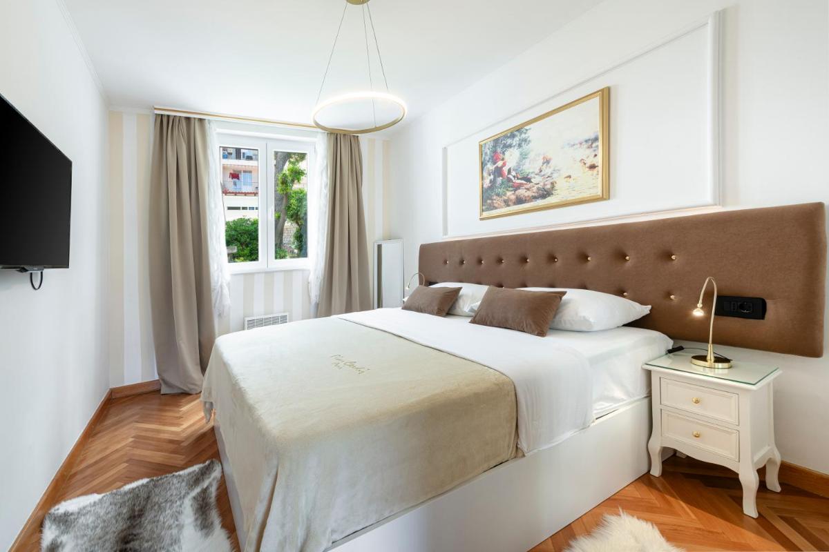 Image 1 of Apartment One , sea view , free parking