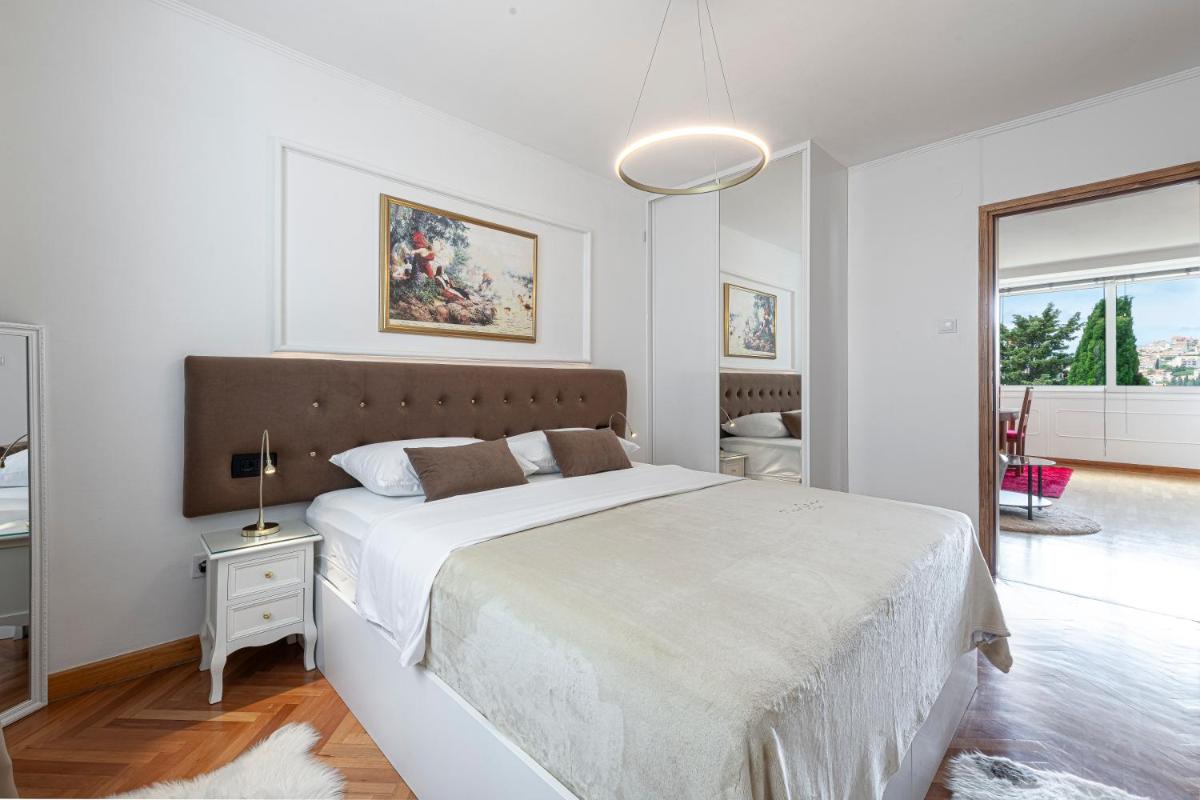 Image 6 of Apartment One , sea view , free parking