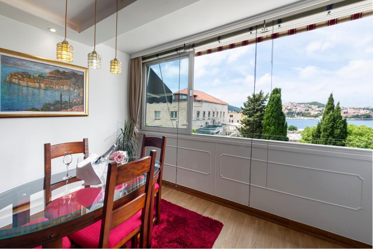 Image 3 of Apartment One , sea view , free parking