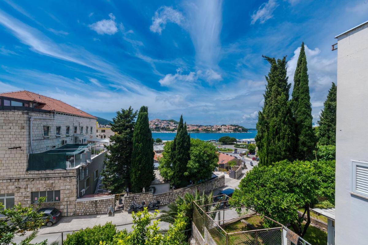 Image 5 of Apartment One , sea view , free parking