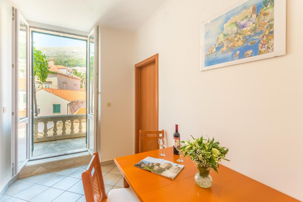 Image 2 of Apartment& Room Lukre / Apartment Lukre with terrace