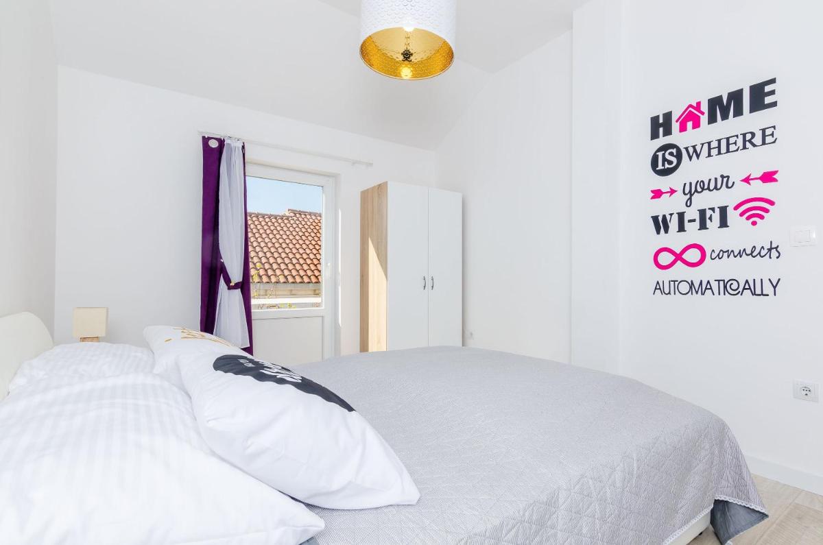 Image 6 of Apartment Sea Shell