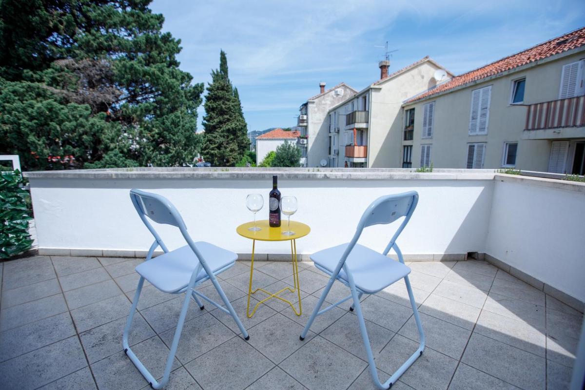 Image 6 of Apartments Midnight City