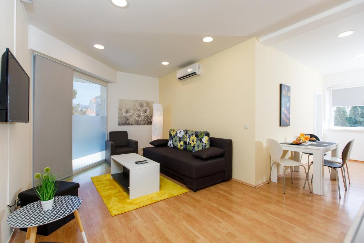 Image 3 of Apartments Midnight City