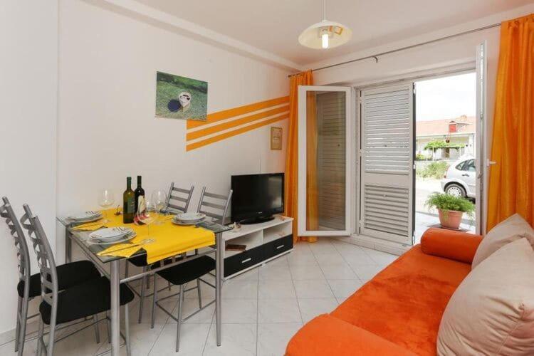 Image 6 of Apartments Pojko – One-Bedroom Apartment with Terrace Yellow