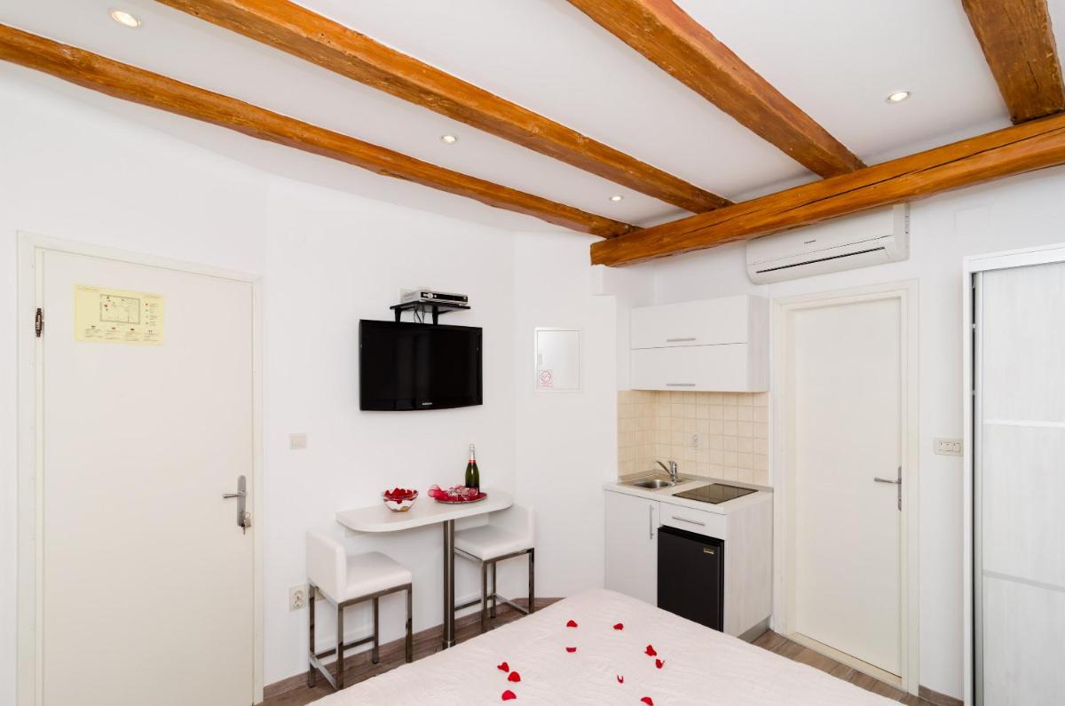 Image 3 of Apartments Raič