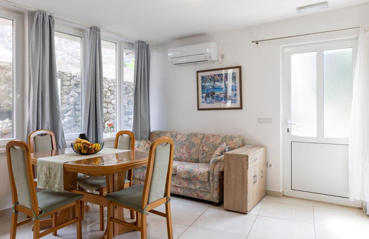 Image 3 of Apartments Star 2