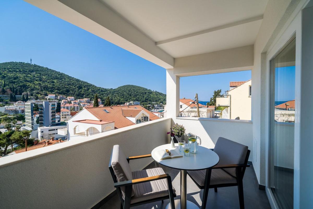 Image 1 of Apartments Swallow’s Nest