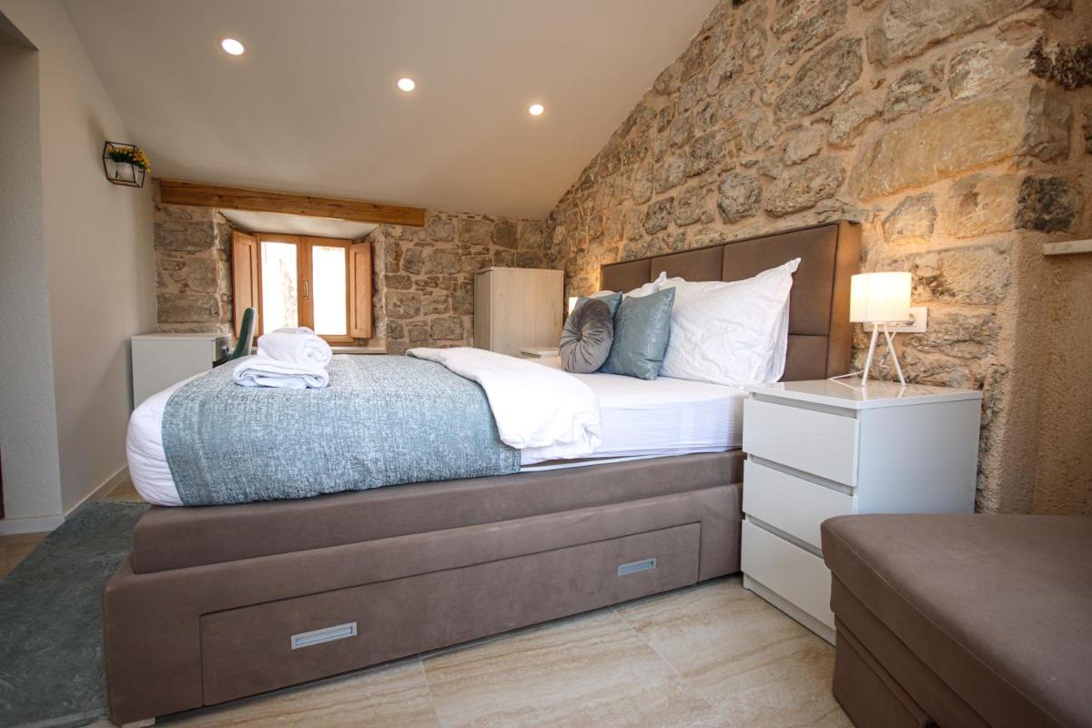 Image 5 of Belissima Ella