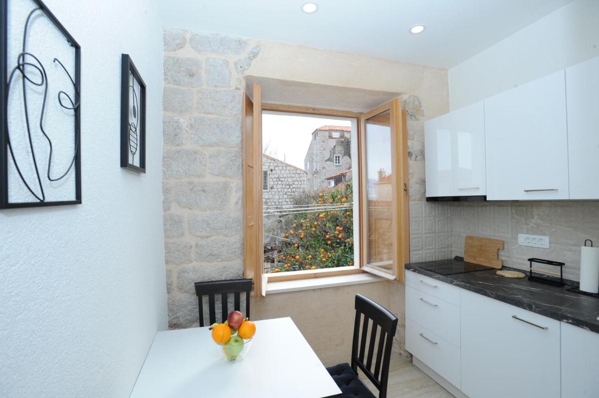 Image 2 of Belissima Ella