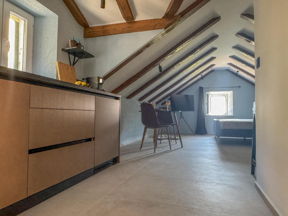 Image 3 of Blue Charm Suite