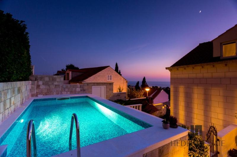 Image 3 of Blue Diamond