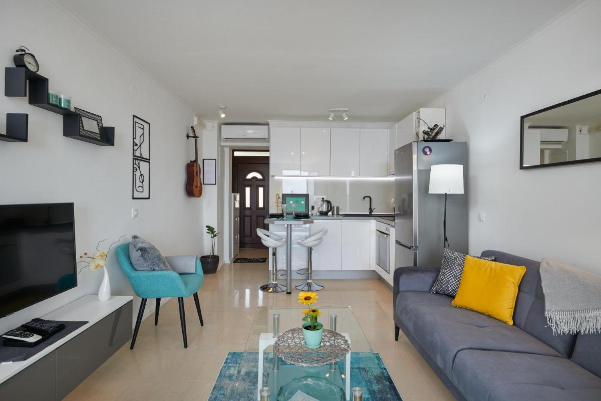 Image 6 of Blue Horizon