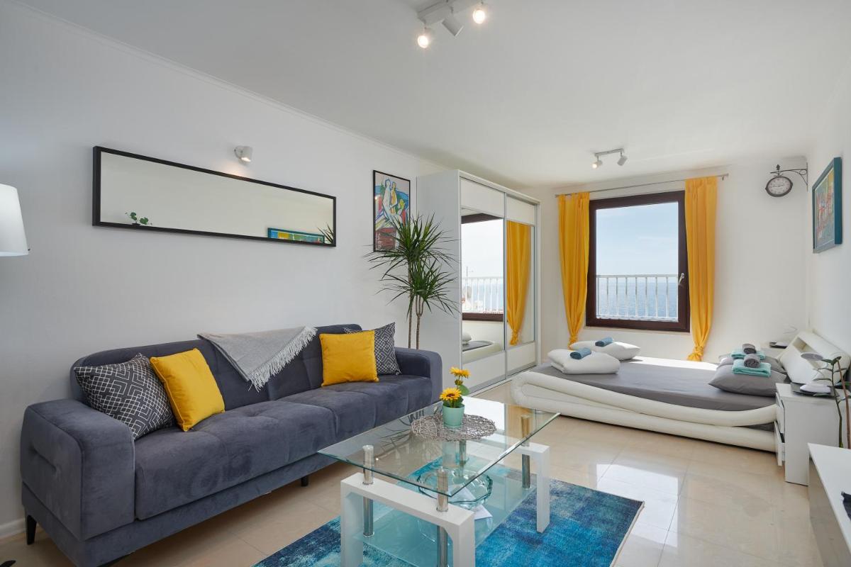 Image 5 of Blue Horizon